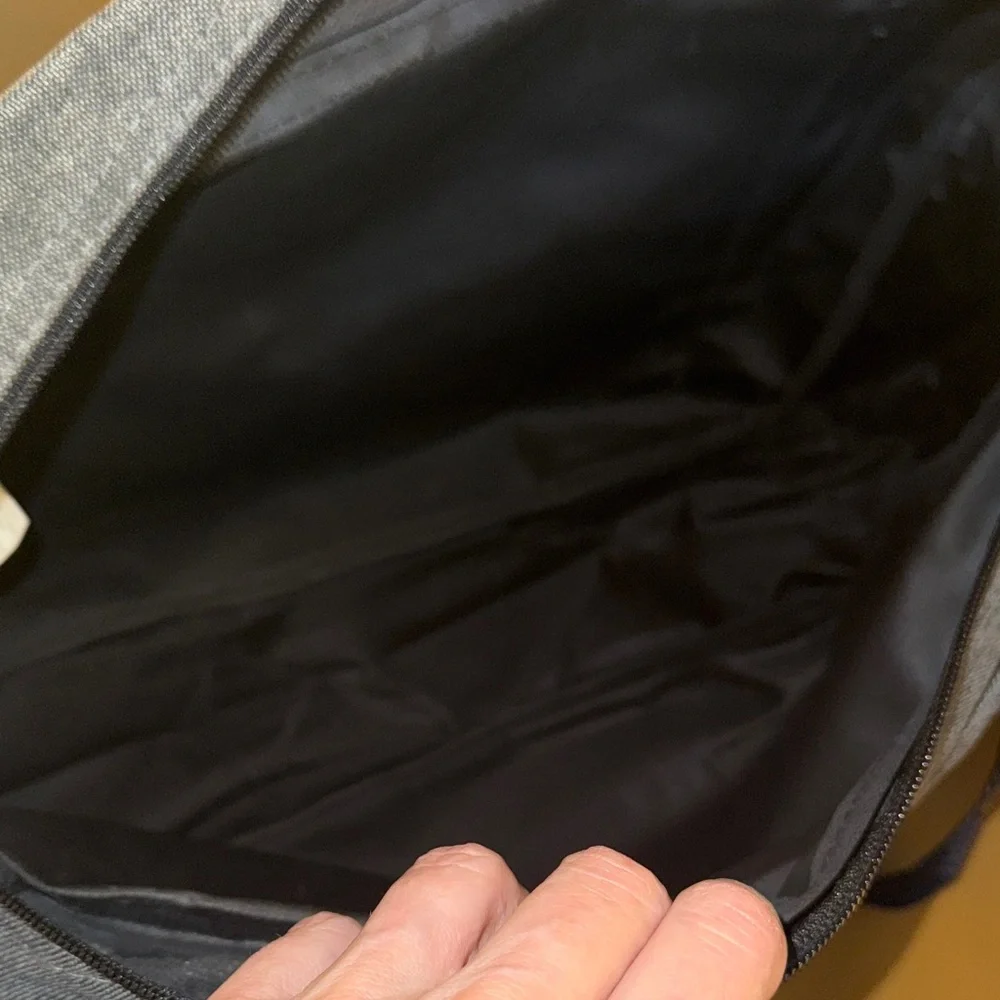 NWOT University of Oregon College of Arts & Sciences Gray Messenger Bag